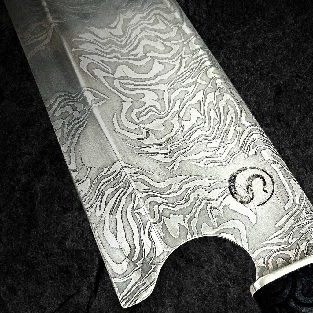 Exklusiv, handgjord Gyuto-kniv 'Damaskus Gyuto' i Apex Ultra damaskusstål. Blad