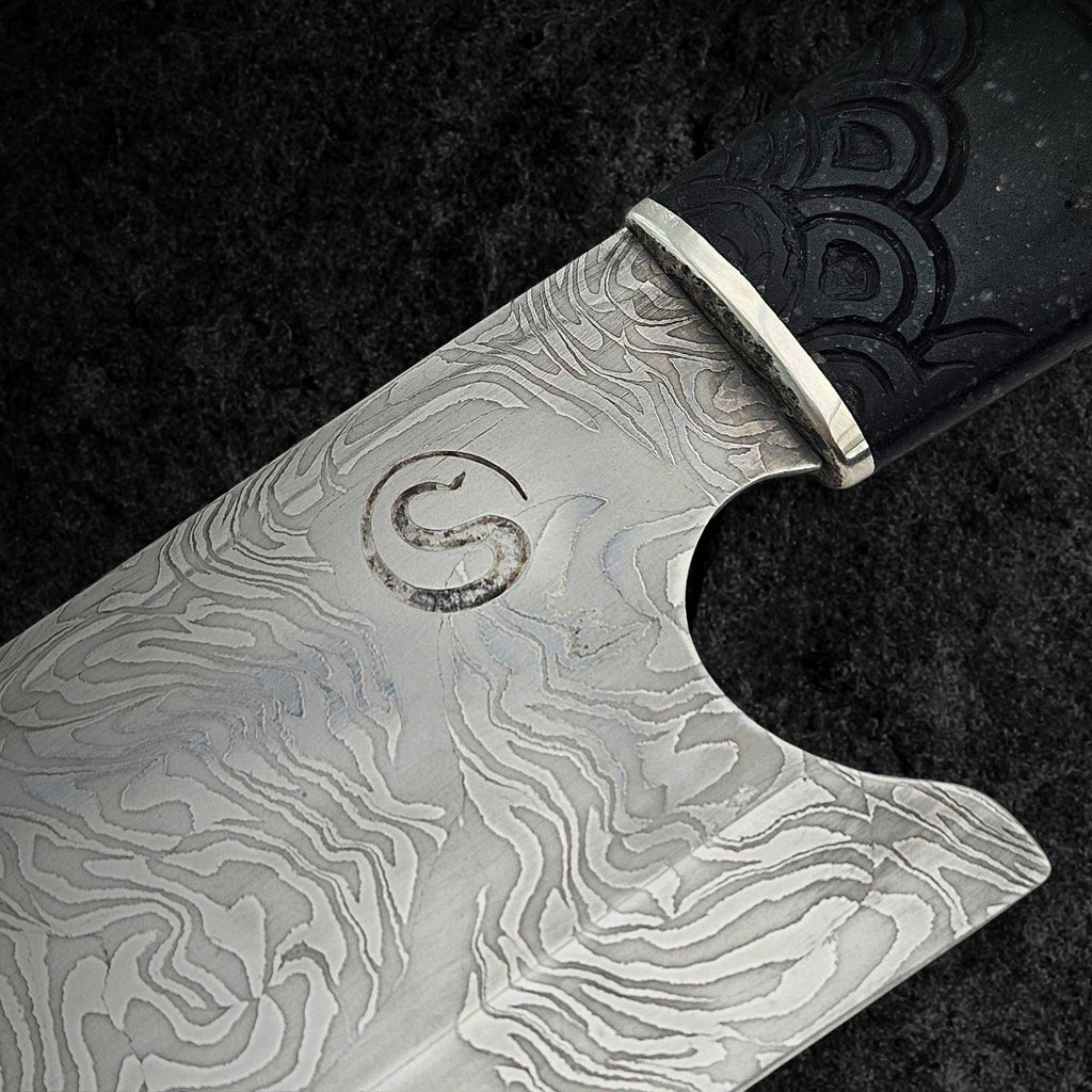 Exklusiv, handgjord Gyuto-kniv 'Damaskus Gyuto' i Apex Ultra damaskusstål. Detalj