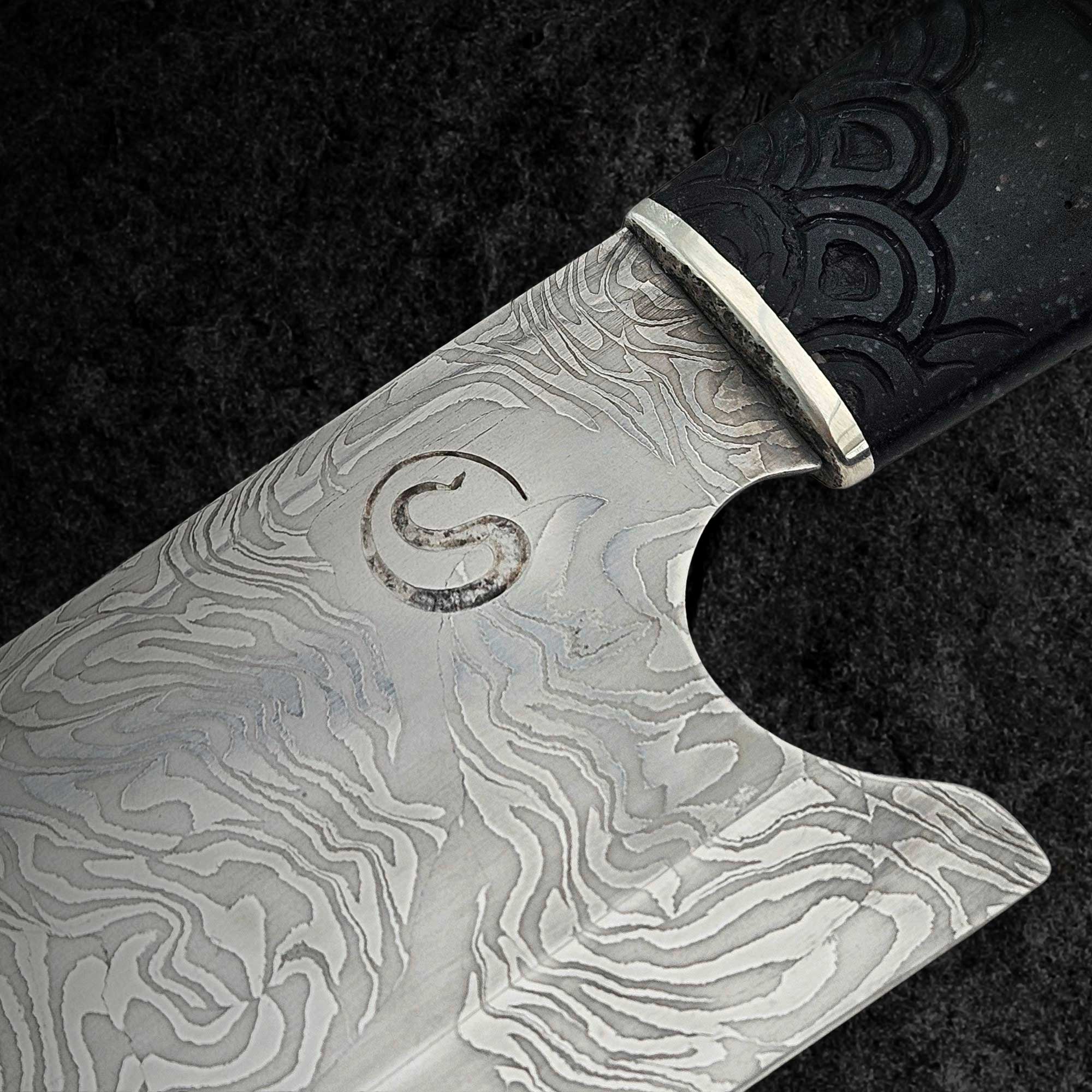 Exklusiv, handgjord Gyuto-kniv 'Damaskus Gyuto' i Apex Ultra damaskusstål. Detalj